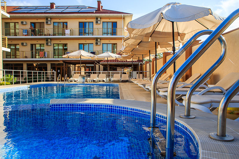 Отели с бассейном в Прибрежном, отдых в Западном Крыму. 