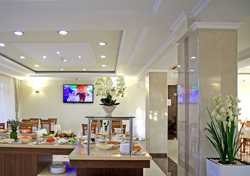 Хороший отель в Прибрежном.с рестораном. 