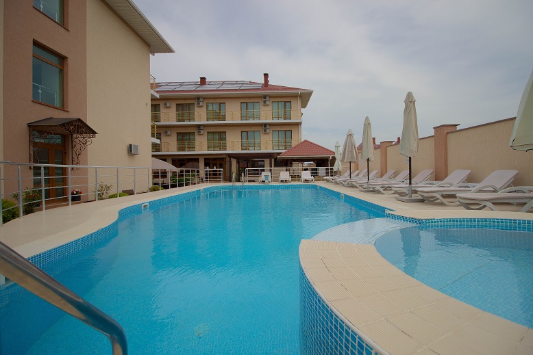 Бассейн в Дюльбере Отзывы об отдыхе в Саках.