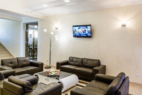 Холл в отеле Дюльбер Крым, Евпатория, отдых 2025 цены отелей и гостиниц.